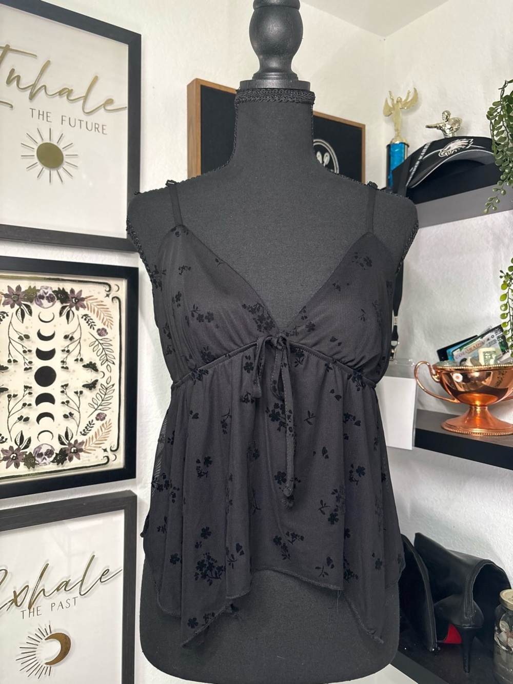 No Boundaries Black Mesh Floral Sharkbite Cami Tank Top Large